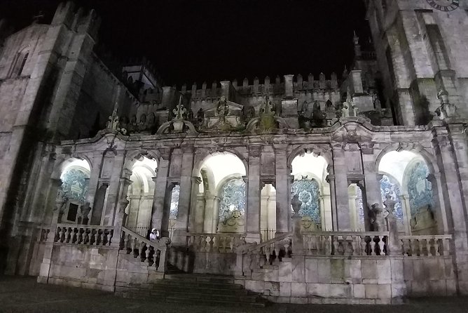 Porto private night Tour, discover the most iconic attractions - Gaia views, Jardim do Morro, and Serra do Pilar