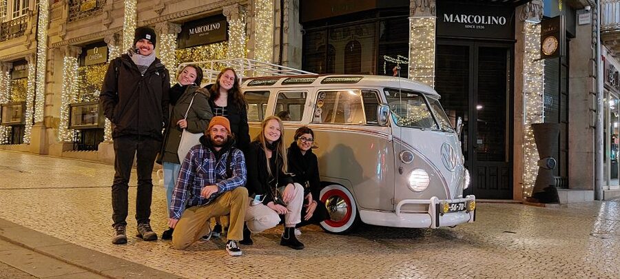 Porto: Private Sightseeing Tour by VW Kombi (2–8 People) - The Atlantic coast and the Anémona sculpture