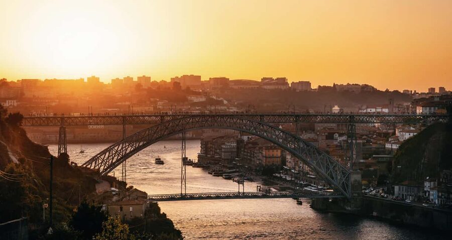 Porto: Private Sunset Walking Tour with Port Wine and Views - Key points at a glance