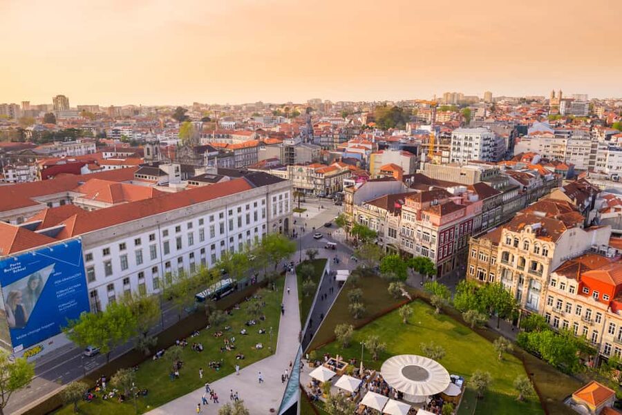 Porto: Private Sunset Walking Tour with Port Wine and Views - Carmo, Carmelitas, and a church-side story