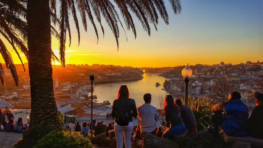 Porto: Private Sunset Walking Tour with Port Wine and Views - The final Port cocktail above the Douro