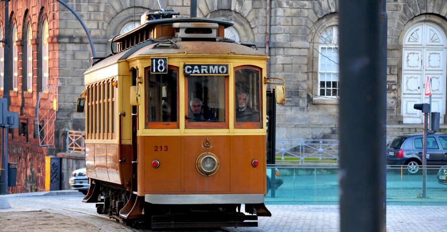 Porto Private Tour - Highlights and Tram Tickets - São Bento Station in a 20-minute stop