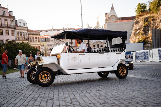 Porto:Private Tour of the Historic City in a Classic Ford T - Luís I Bridge, Jardim do Morro, and Maria Pia Bridge