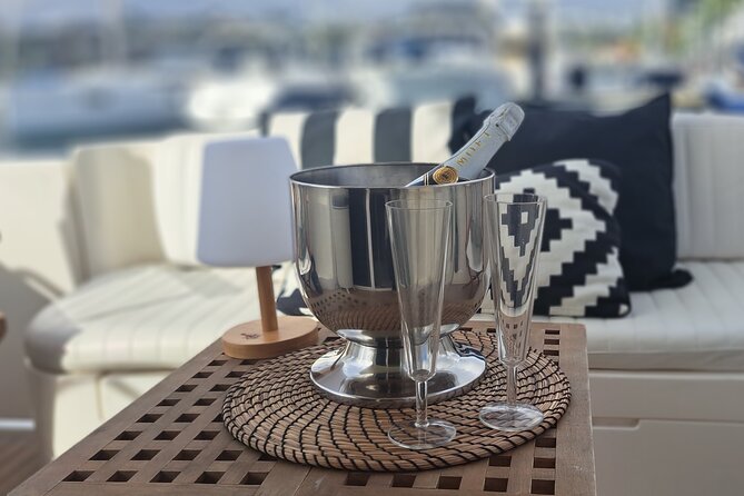 Porto: Private Tour on a Luxury Yacht on the Douro River - Timing, clothing, and small things that matter