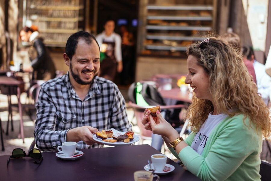 Porto: Private Tour with Locals – Highlights & Hidden Gems - What the guides add to the walk