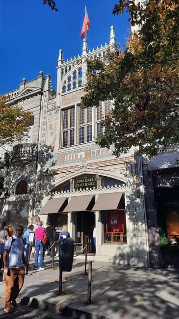 Porto Private Walking tour - Santa Catarina and Bolhão Market