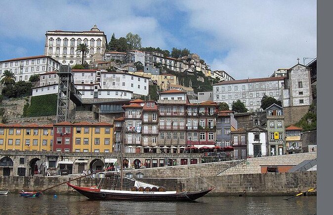 Porto: Private Yacht Cruise with Local Wine, Snacks and 6 Bridges - Key points before you book