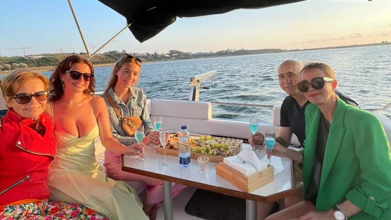 Porto: Private Yacth Cruise with Wine, Snacks & 6 Bridges - Why the Douro is the best seat in Porto