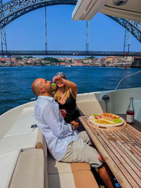 Porto: Private Yacth Cruise with Wine, Snacks & 6 Bridges - From Marina do Freixo to the first bridges