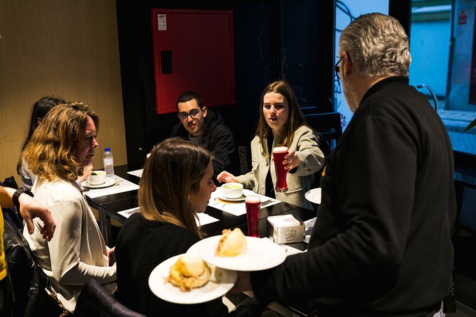 Porto Progressive Dinner Tour with Eating Europe - Why this food tour works as a first Porto evening
