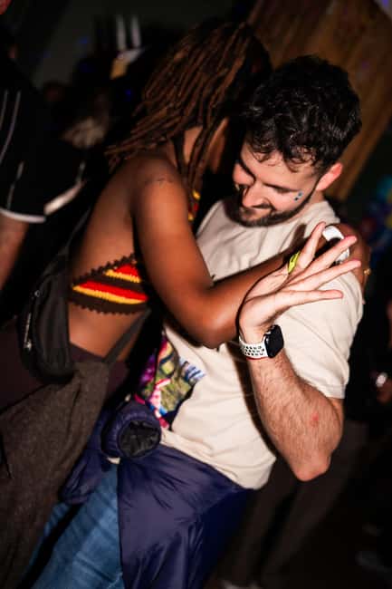 Porto: Pub Crawl with 7 Drinks, Games, and VIP Club Entry - What $20 gets you