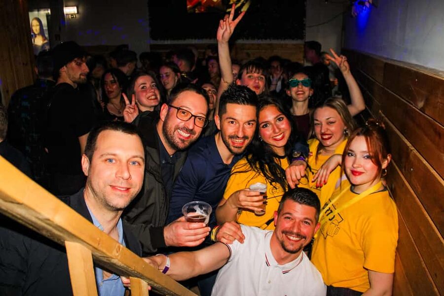 Porto: Pub Crawl with 7 Drinks, Games, and VIP Club Entry - Who should book this Porto pub crawl?
