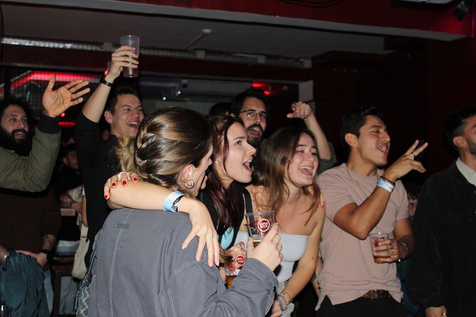 Porto Pubcrawl: 5h,7 Drinks,4 bars &Skip the line Club Entry - Rua da Galeria de Paris: two club-style bars