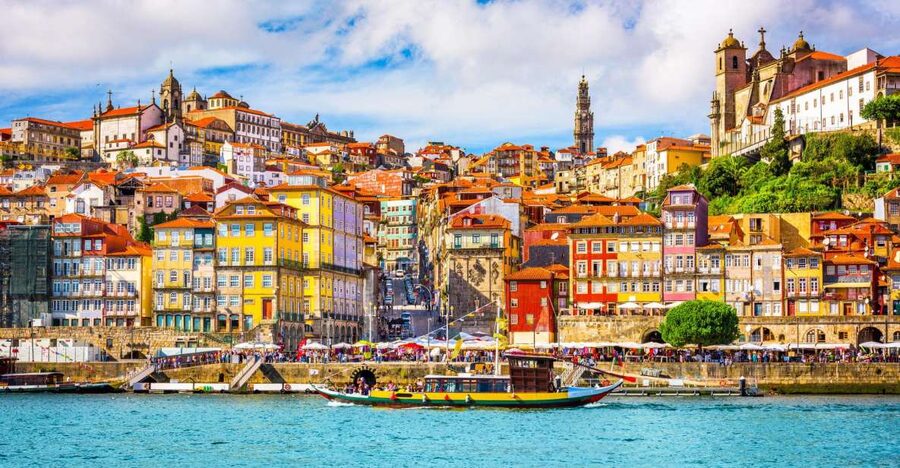 Porto Ribeira and highlights Private Walking Tour - São Bento Station and the city’s changing story