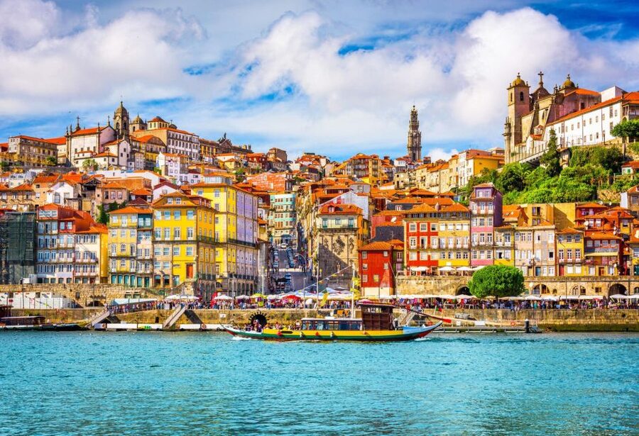 Porto Ribeira and highlights Private Walking Tour - Infante Dom Henrique Square and the old commercial quarter