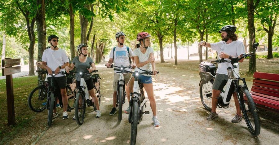 Porto Riverbank Tour on an e-bike: Atlantic Coast, Gardens - Getting started at CICLO EBIKES