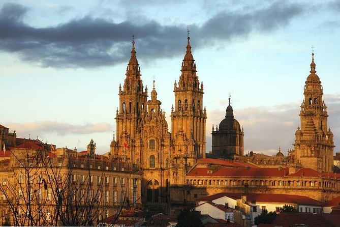 Porto: Santiago de Compostela and Valença do Minho Day Trip - Following the Camino into Santiago