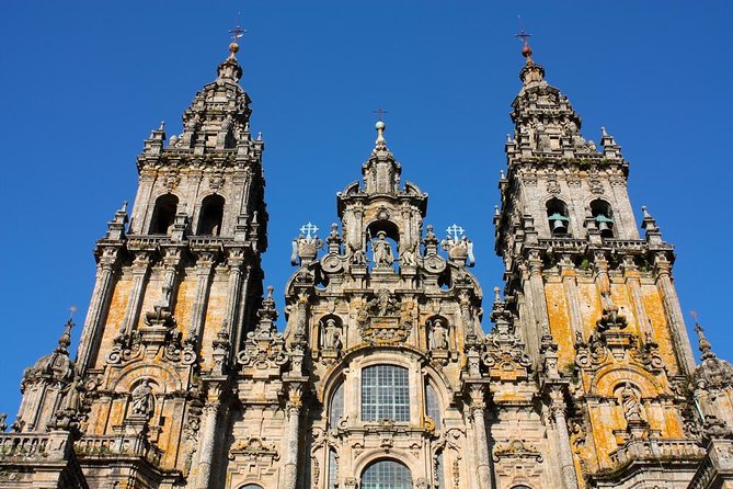 Porto: Santiago de Compostela and Valença do Minho Day Trip - Walking, timing, and comfort