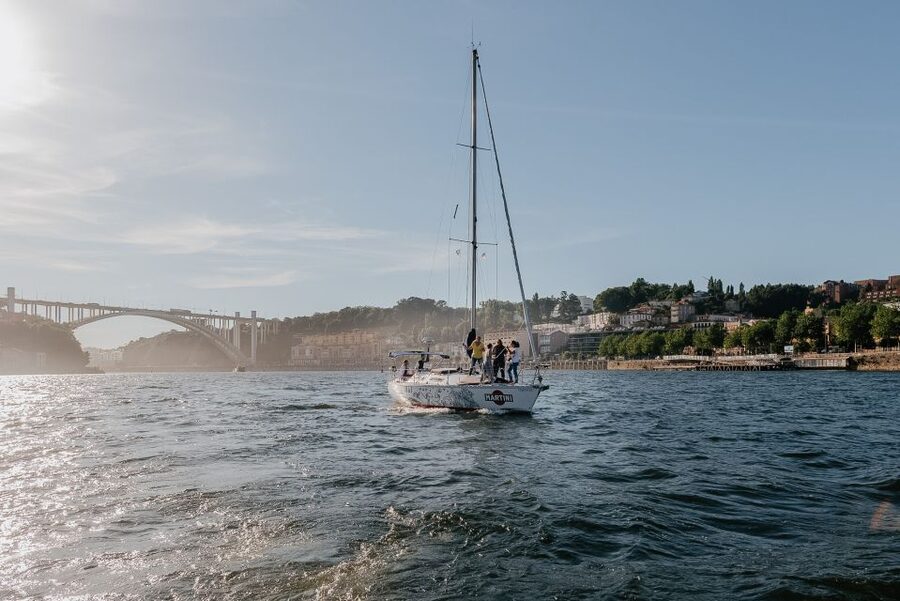 Porto: Shared Douro River Sunset Cruise with Welcome Drink - Ribeira at the end of the light