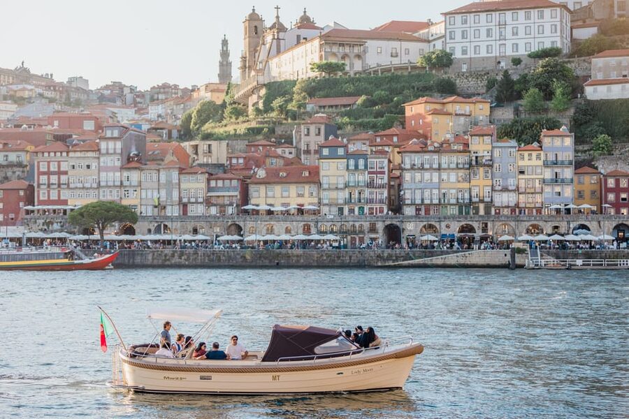 Porto: Six Bridges Douro River Cruise with Drinks - Who will enjoy this cruise most?