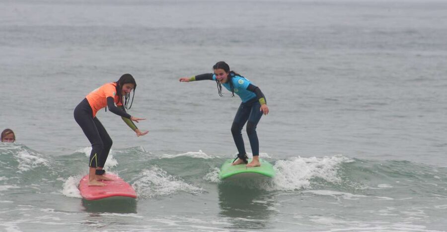 Porto: Small Group Surf Lesson with Transportation - From Aliados to the Atlantic