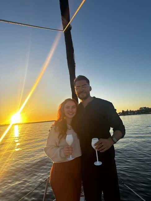 Porto: Sunset Sailboat Tour with Welcome Drink - Key points at a glance