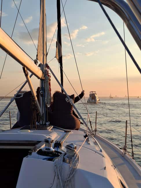 Porto: Sunset Sailboat Tour with Welcome Drink - Ribeira, Dom Luís Bridge, and Serra do Pilar
