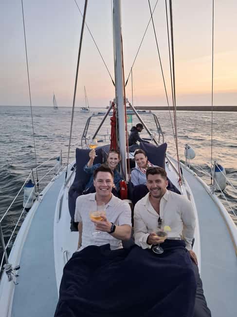 Porto: Sunset Sailboat Tour with Welcome Drink - Cais de Gaia and Santa Marinha e São Pedro da Afurada