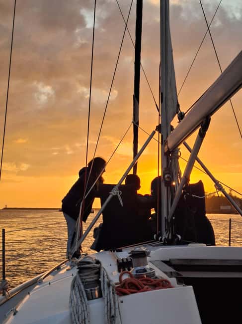 Porto: Sunset Sailboat Tour with Welcome Drink - What the two-hour length means