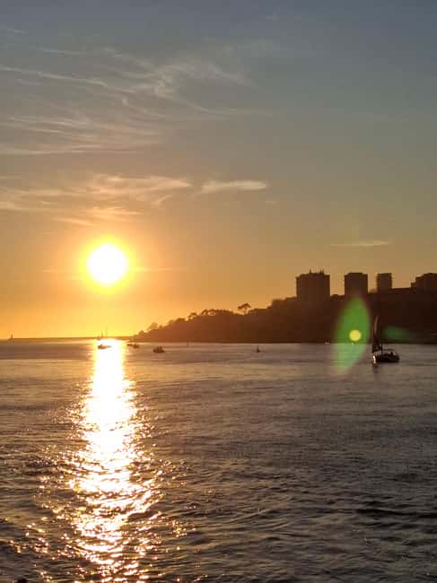 Porto: Sunset Sailboat Tour with Welcome Drink - From Douro Marina to the Arrábida Bridge