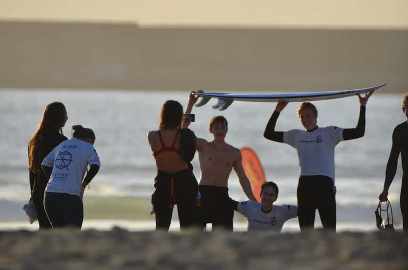 Porto: Surf Lesson with the First Surf School in Porto! - Meeting Porto’s surf school at the Anemone Roundabout