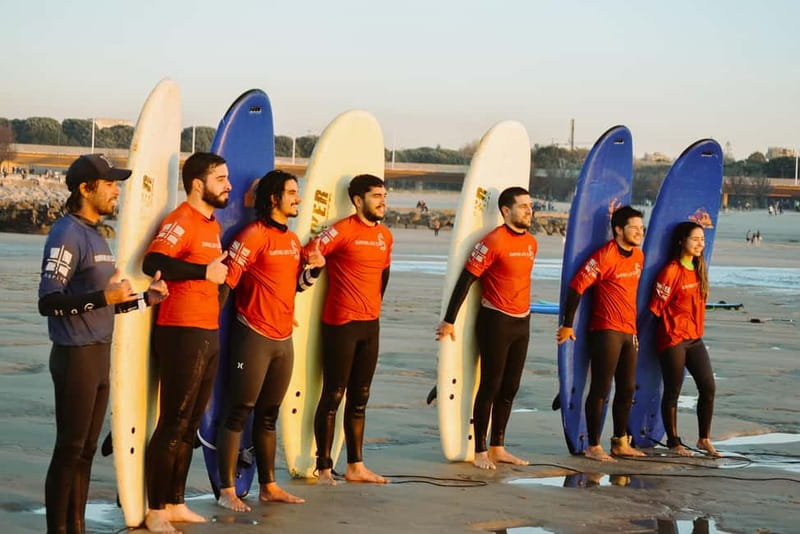Porto: Surf Lesson with the First Surf School in Porto! - The 90-minute rhythm, from sand to surf