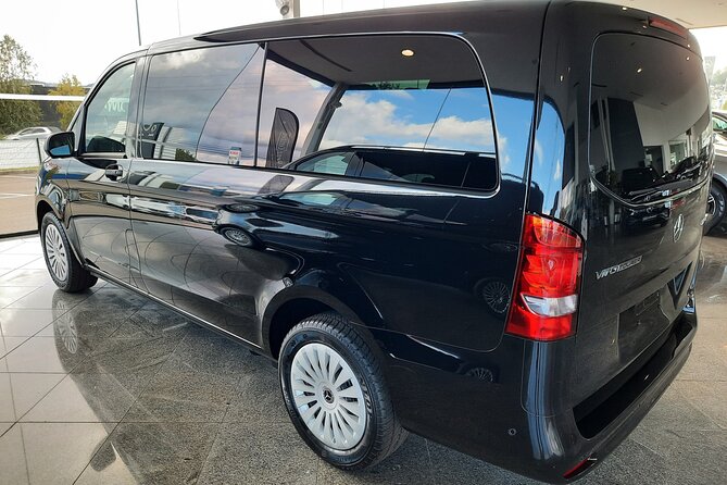 Porto to/from Douro Valley (1-8 pax) Private Transfer in Mercedes - Two hours from Porto to the Douro Valley