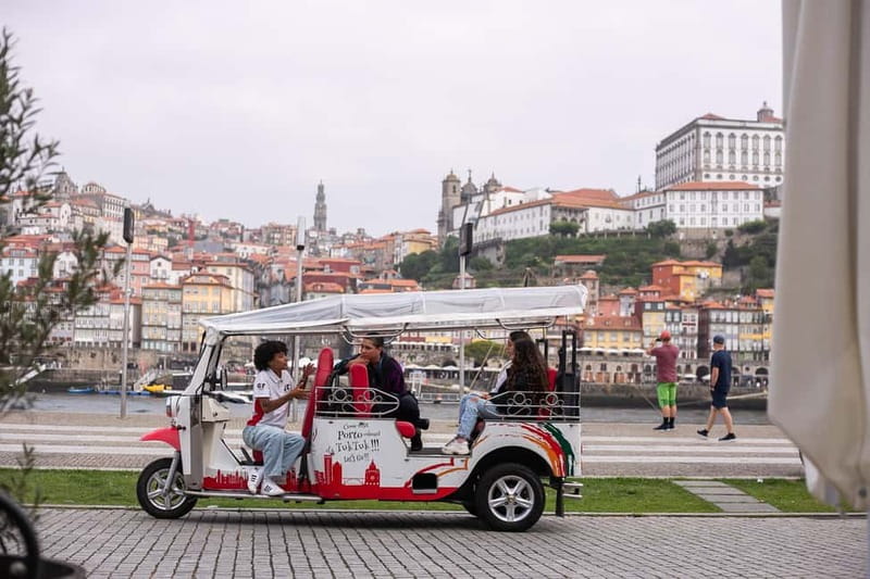 Porto Tour: A tour, a thousand stories in Tuk Tuk - 3h - Why an electric tuk tuk works well in Porto