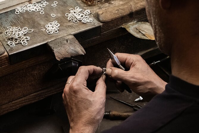 PORTO: Tour to the world of silver in a century-old workshop - Who will enjoy this silver workshop most