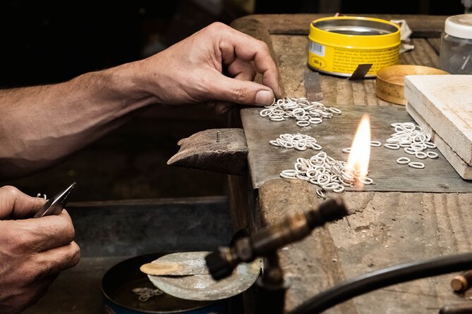 PORTO: Tour to the world of silver in a century-old workshop - How to make the most of the one-hour visit