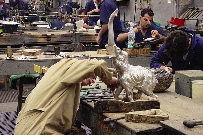 Porto: Tour to the world of silver in a century-old workshop - Seeing silver made by hand