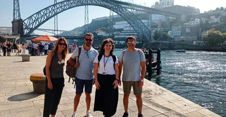 Porto tour with Port Wine tasting in a hidden wine cellar! - Starting near Trindade and getting your bearings