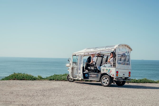 Porto Tuk Tuk: Clérigos, Seaside & Viewpoints - with Options - Fontainhas viewpoint and Porto’s layered hills