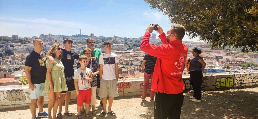 Porto: Tuk Tuk Sunset Tour with Glass of Port Wine - A sunset ride designed around the Douro