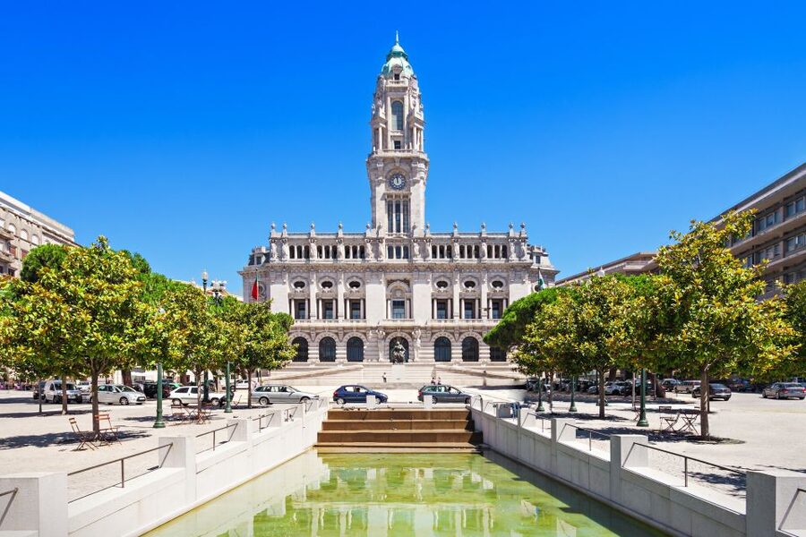 Porto: Tuk-Tuk Tour, Douro River Cruise, and Wine Tasting - What to expect from the guides