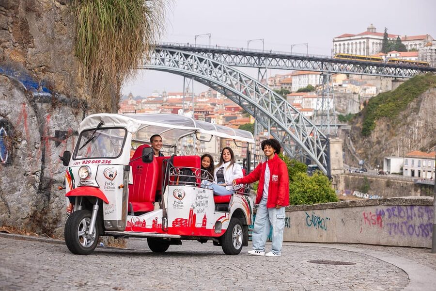 Porto: Tuk tuk Tours with Port Wine Tasting - Key points to know before you book