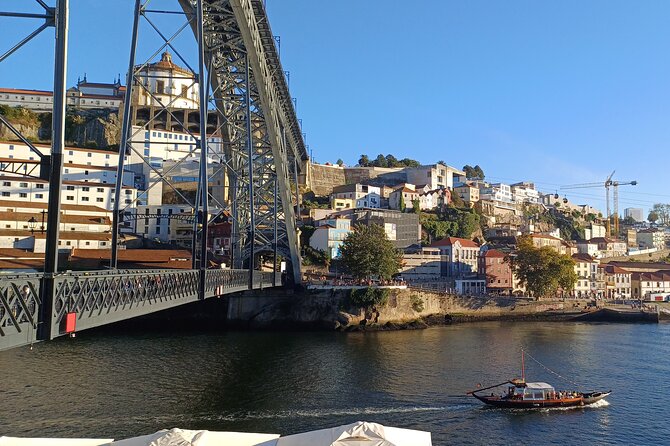 Porto, unveiling the city | walking tour | city gems - Porto Cathedral and the old jail