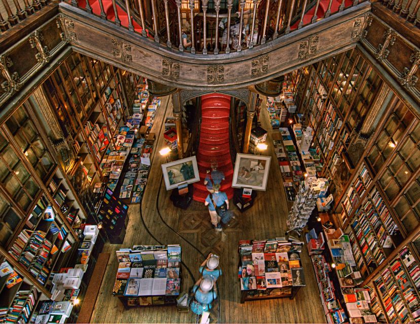 Porto: Walking Tour, Lello Bookshop, Boat and Cable Car - Porto’s streets, São Bento Station, and the Sé area