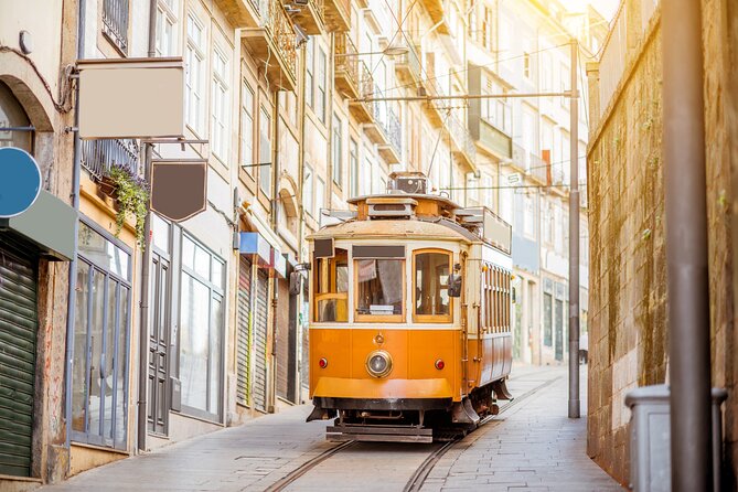 Porto Walking Tour, you cannot miss it! (small-groups) - Avenida dos Aliados, Porto’s grand civic center