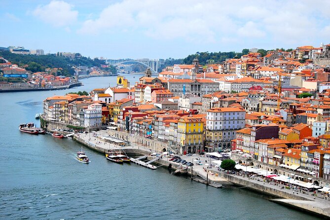 Porto Walking Tour, you cannot miss it! (small-groups) - Porto Cathedral and centuries of changing style