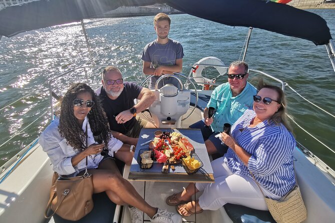 Porto: Wine and cheese tasting on a sailboat on the Douro River - Why the Douro is the right place for a wine cruise