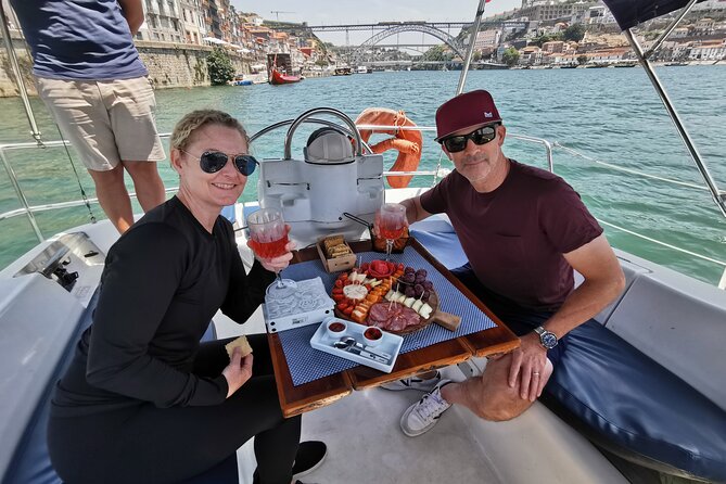 Porto: Wine and cheese tasting on a sailboat on the Douro River - Wine, food and the value of a private boat