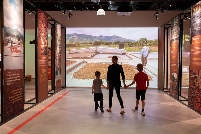 Porto: WOW District 48-hours ticket for 6 museums - Pink Palace: five tastings with a lighter mood