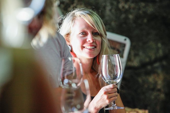 PREMIUM TASTING and TAPAS with GUIDED TOUR - A short tasting inside a traditional Favaios winery